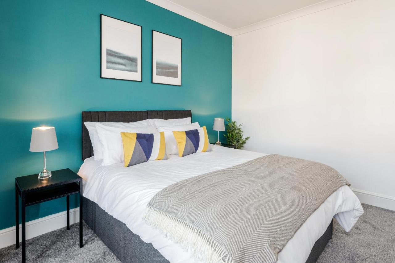 אילפורד Business & Leisure 2 Bedroom & Parking By Damask Homes מראה חיצוני תמונה