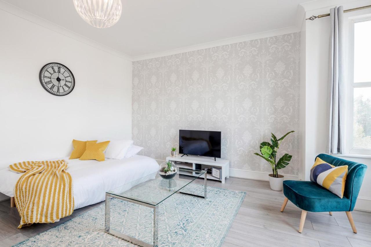 אילפורד Business & Leisure 2 Bedroom & Parking By Damask Homes מראה חיצוני תמונה
