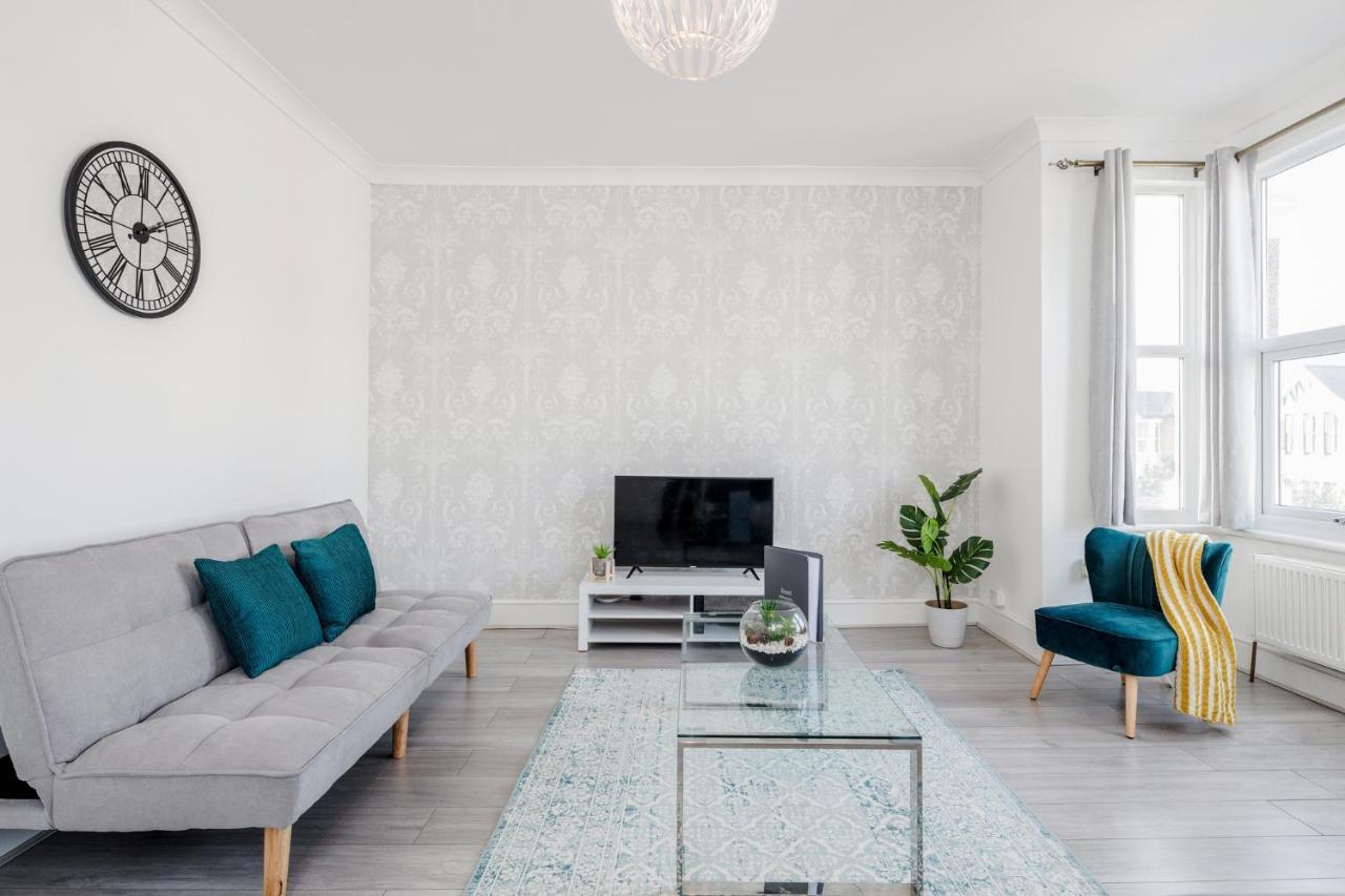 אילפורד Business & Leisure 2 Bedroom & Parking By Damask Homes מראה חיצוני תמונה